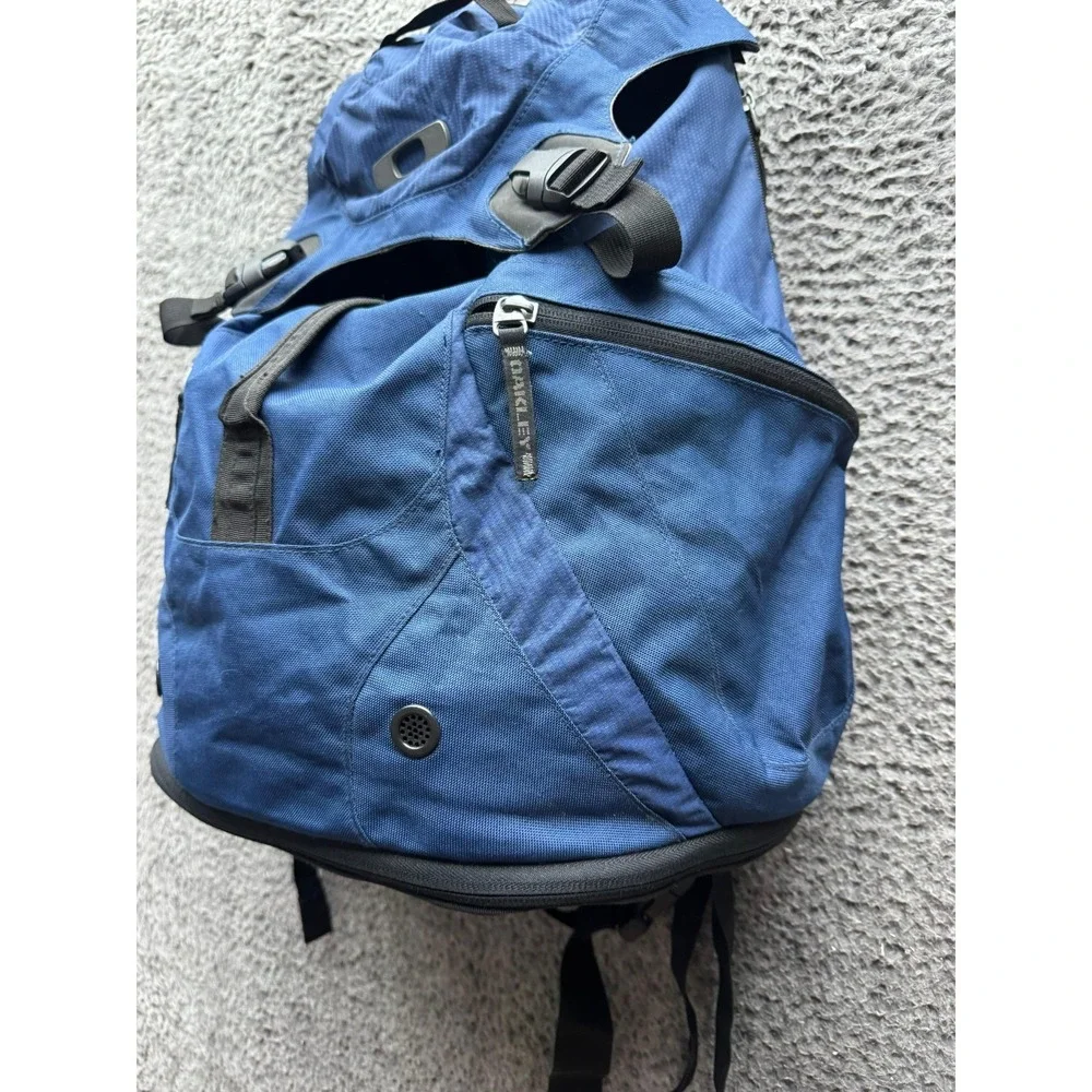 Oakley Icon 2.0 Tactical Gorpcore Hiking Rucksack Backpack Navy Blue Unisex